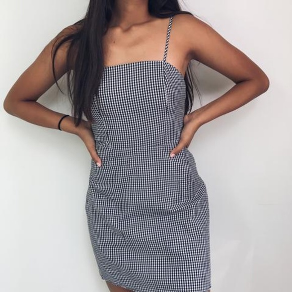 felicias Dresses & Skirts - 🆕 Karla - Gingham Print Straight Neck Dress
